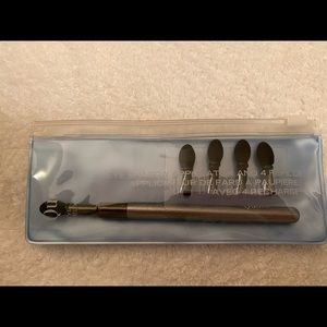 Quo Eyeshadow Applicator with 4 refills; brand new